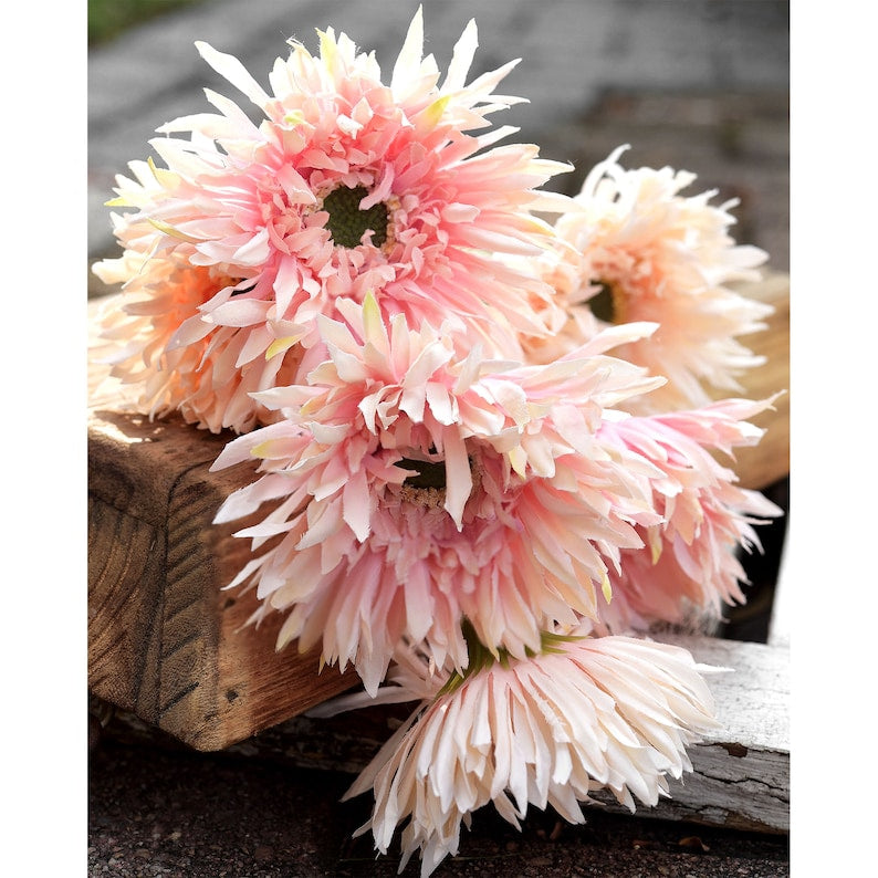 🌼2025 Hot Sale🔥Realistic Artificial Spider Gerbera Daisies Home Decor💐